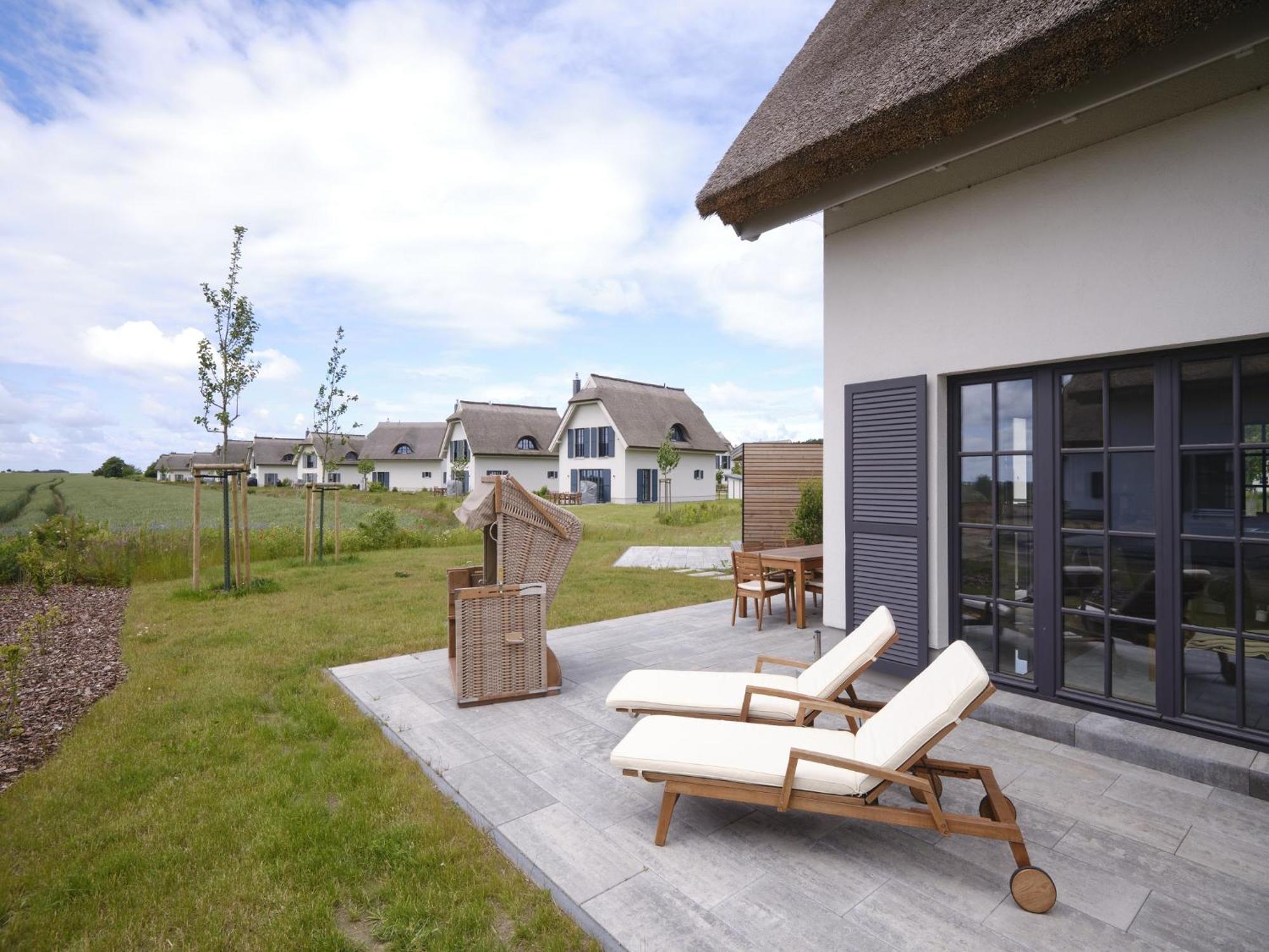 Reetland Am Meer: Luxury Thatched Villa with Sauna and Lounge Dranske Exterior photo